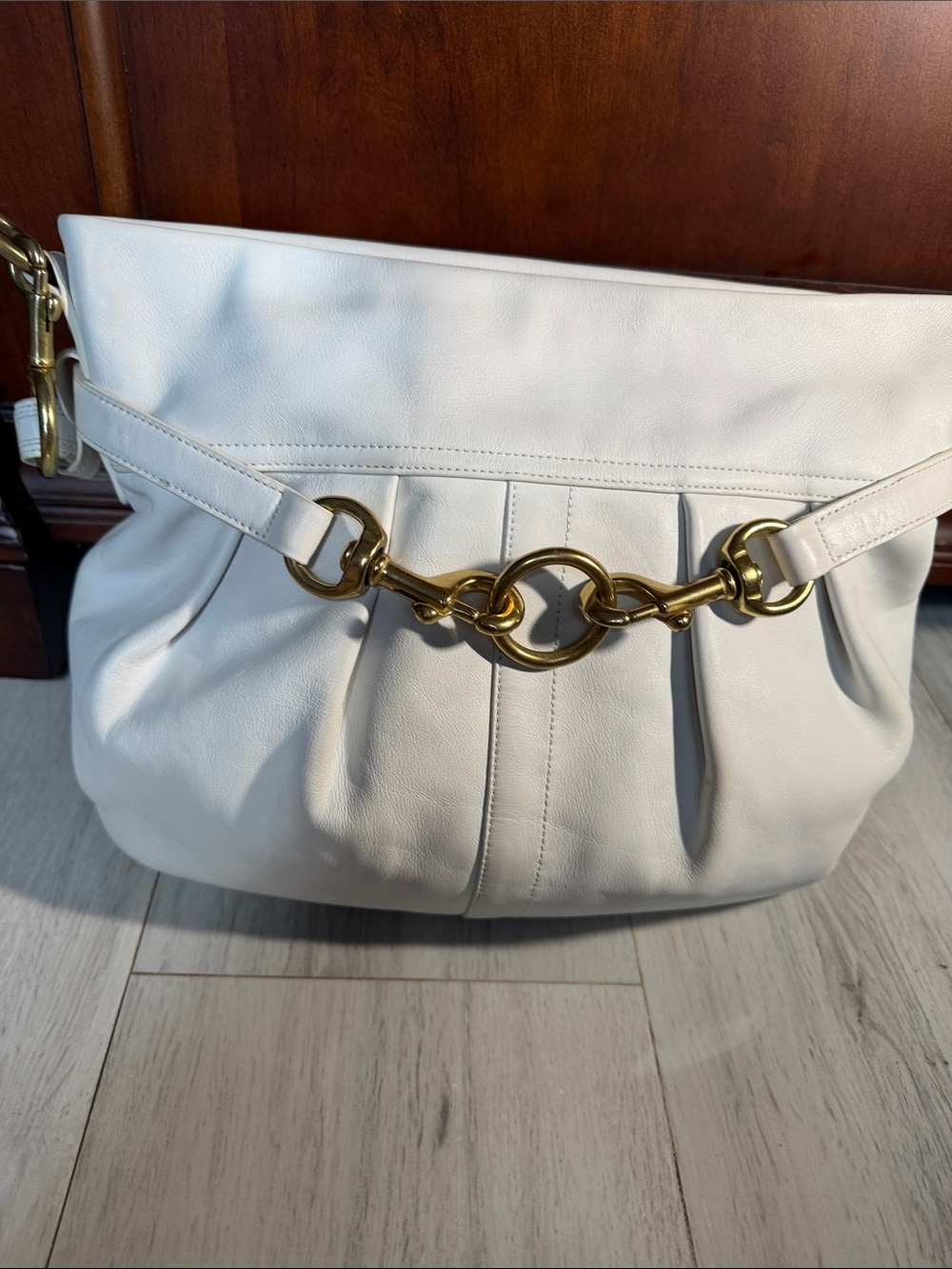 Coach White Leather Shoulder Bag with Gold Chain Detail